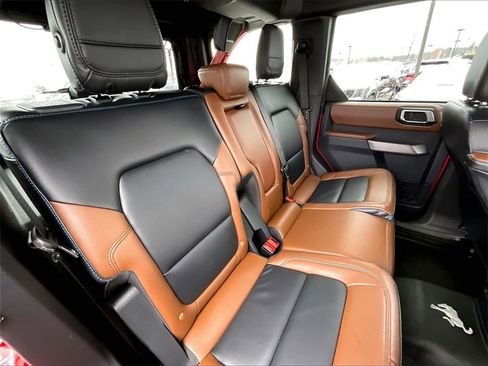 Used 2023 Ford Bronco Outer Banks image 15