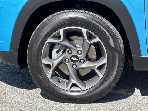 Used 2025 Chevrolet Trax LT FWD image 31