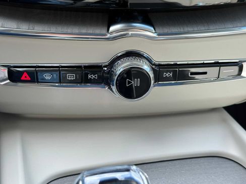New 2025 Volvo XC60 B5 Ultra w/ Protection Package Premier image 28
