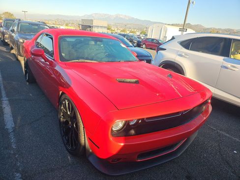 Used 2018 Dodge Challenger R/T Scat Pack image 3
