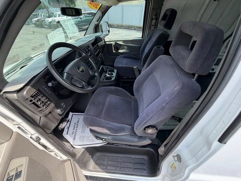 Used 2014 Chevrolet Express 2500 Extended RWD image 44