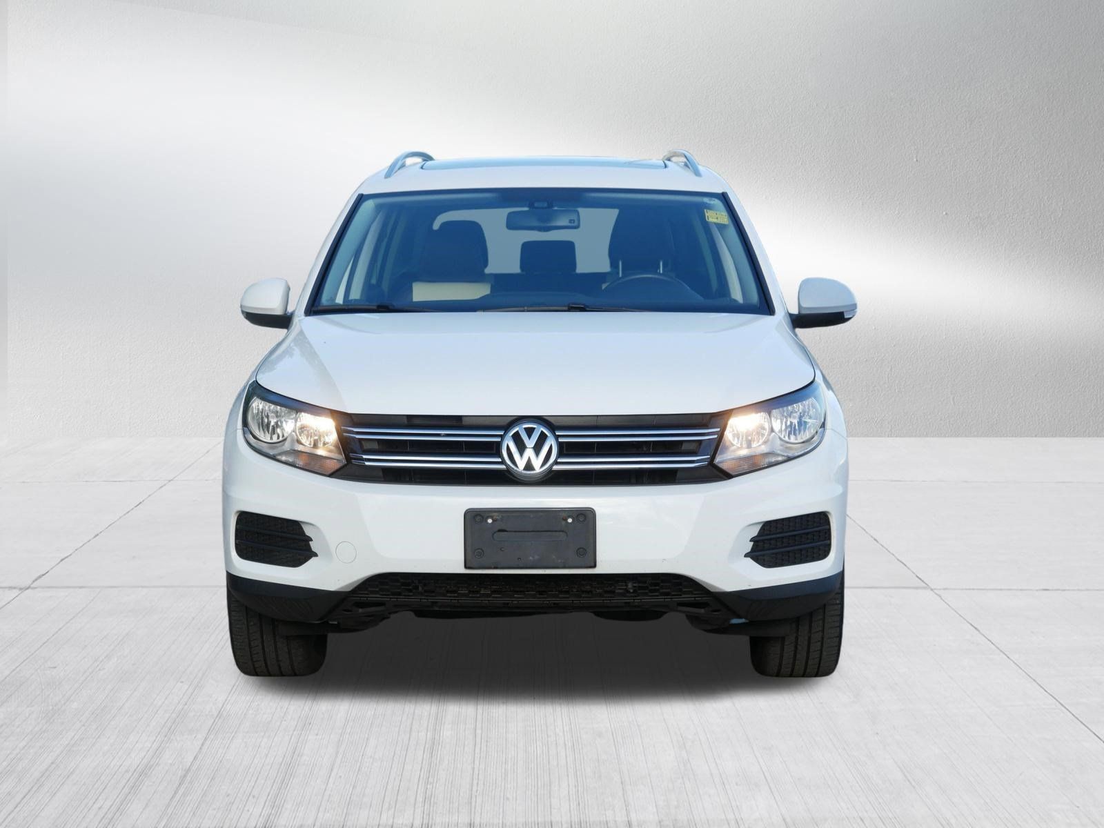 Used 2017 Volkswagen Tiguan Wolfsburg Edition FWD image 2