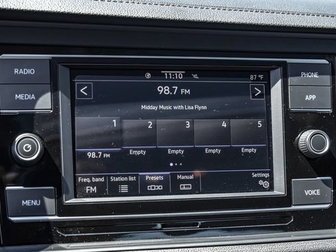 Used 2023 Volkswagen Jetta SE w/ Panoramic Sunroof Package FWD image 17