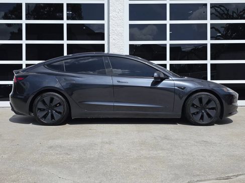Used 2025 Tesla Model 3 Long Range AWD/4WD image 2