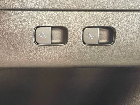 Used 2022 Tesla Model Y Performance image 21