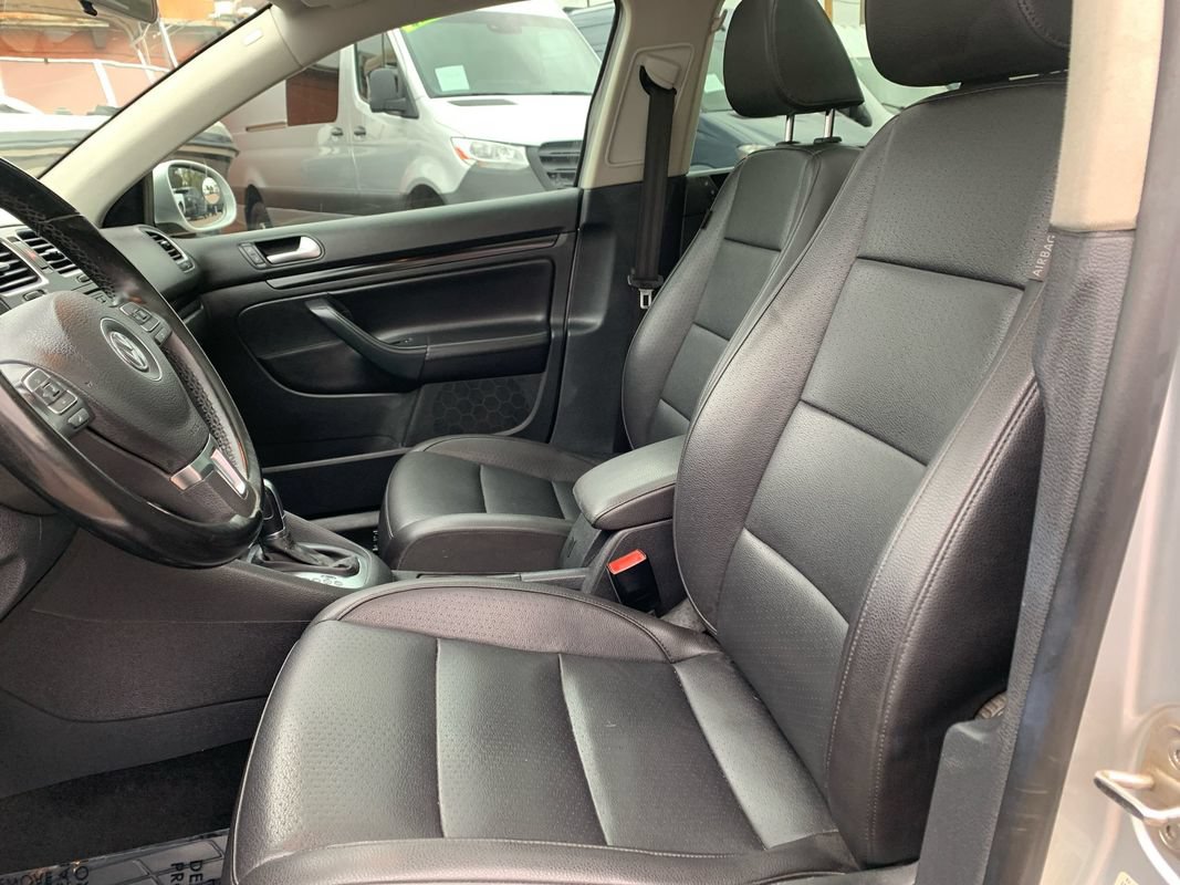 Used 2011 Volkswagen Jetta TDI FWD image 10