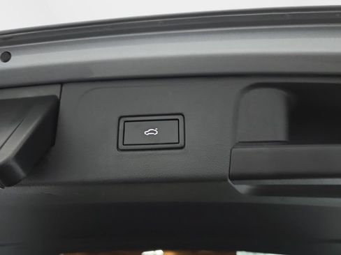 Used 2021 Volkswagen Atlas SEL Premium AWD/4WD image 16