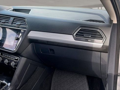 Used 2024 Volkswagen Tiguan S image 25