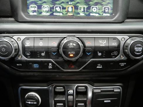 Used 2023 Jeep Wrangler Unlimited Sahara w/ Cold Weather Group AWD/4WD image 20