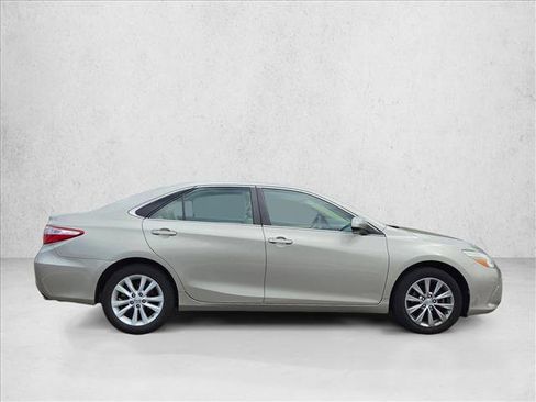 Used 2016 Toyota Camry XLE FWD image 4