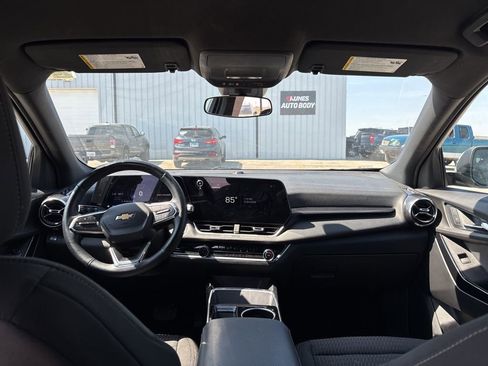 Used 2025 Chevrolet Equinox LT image 25