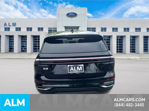 Used 2024 Lincoln Nautilus Premier w/ Equipment Group 102A image 7