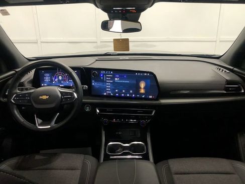 Used 2024 Chevrolet Traverse LT FWD image 14