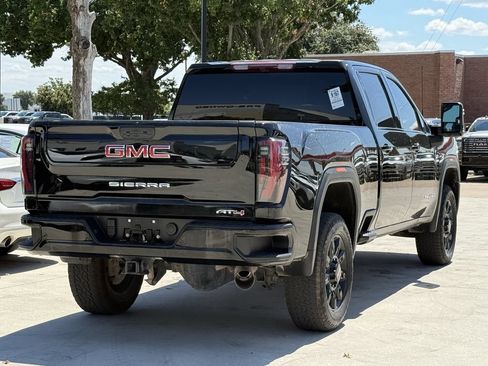 Used 2025 GMC Sierra 2500 AT4 AWD/4WD image 4