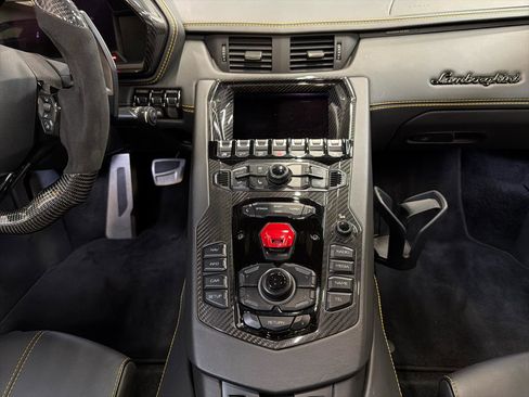 Used 2018 Lamborghini Aventador S AWD/4WD image 21