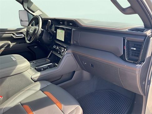 Used 2025 GMC Sierra 2500 AT4 w/ AT4 Premium Plus Package image 14