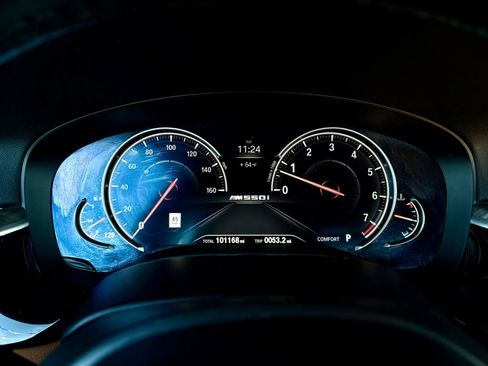 Used 2018 BMW M550i xDrive image 33