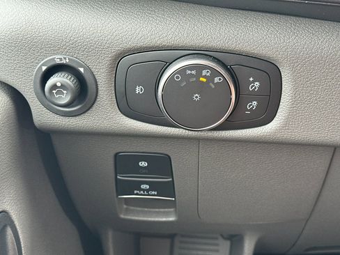 New 2026 Ford Transit 250 148 Medium Roof image 32