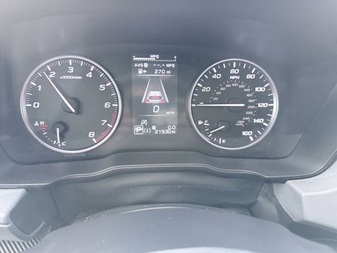 Used 2024 Subaru Crosstrek 2.0i Premium image 10