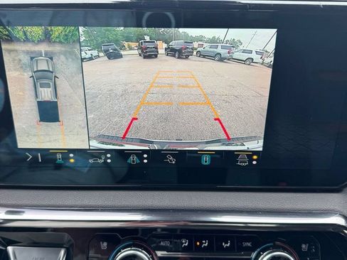 Certified 2023 GMC Sierra 1500 AT4 w/ Technology Package AWD/4WD image 25