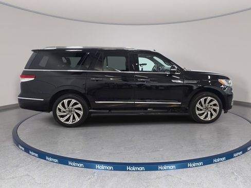 Used 2023 Lincoln Navigator L Reserve image 4