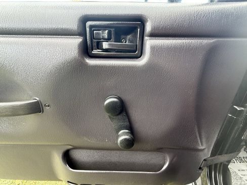 Used 2002 Jeep Wrangler X image 11