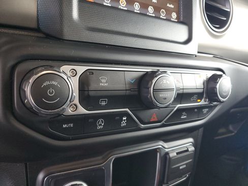 Used 2022 Jeep Wrangler Unlimited Sport AWD/4WD image 28