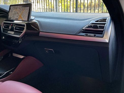 Used 2025 BMW X4 xDrive30i image 19