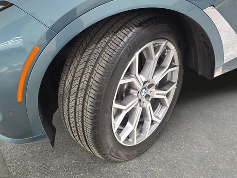 Used 2025 BMW X7 xDrive40i w/ Premium Package AWD/4WD image 27