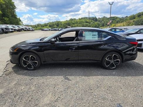 New 2025 Nissan Altima 2.5 SR w/ SR Premium Package image 2