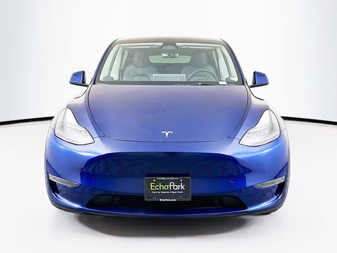 Used 2024 Tesla Model Y Long Range image 2