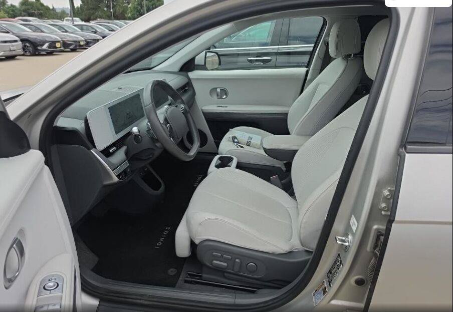 Used 2023 Hyundai Ioniq 5 Limited AWD/4WD image 3