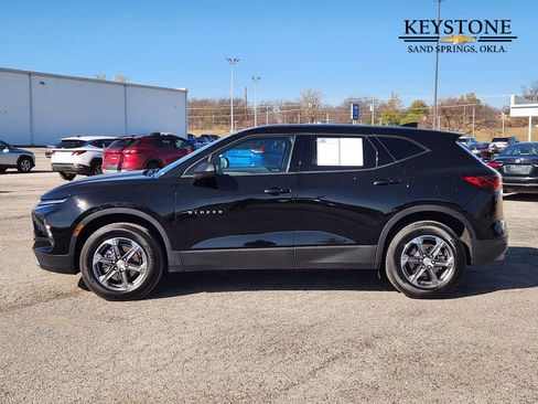 Used 2025 Chevrolet Blazer LT image 4