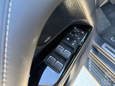 Used 2025 Lexus LX 600 4WD w/ Luxury Package image 10