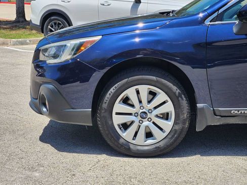 Used 2018 Subaru Outback 2.5i Premium AWD/4WD image 8