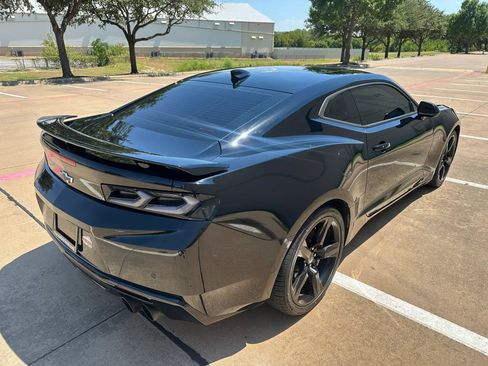 Used 2016 Chevrolet Camaro SS RWD image 9