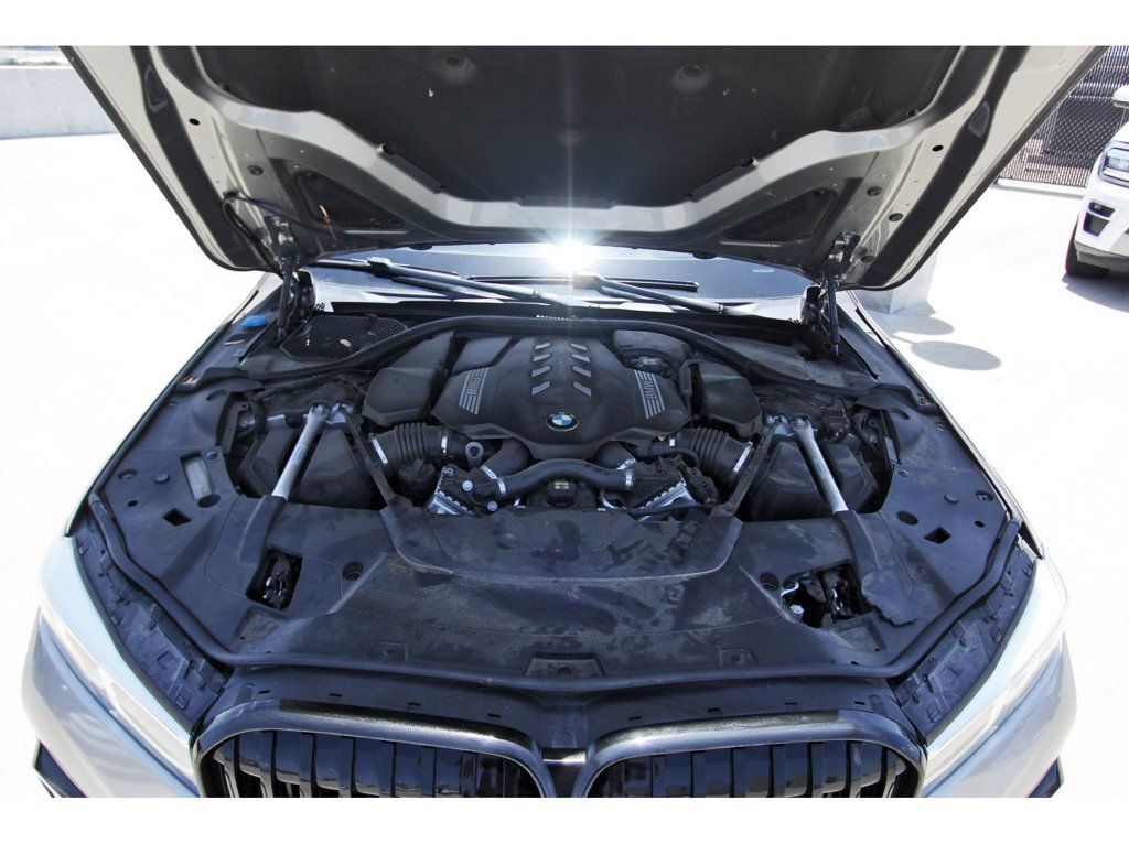 Used 2022 BMW 750i xDrive w/ Executive Package AWD/4WD image 31