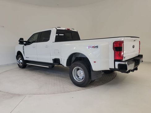Used 2023 Ford F350 Lariat image 3