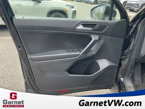 Used 2021 Volkswagen Tiguan SE image 10