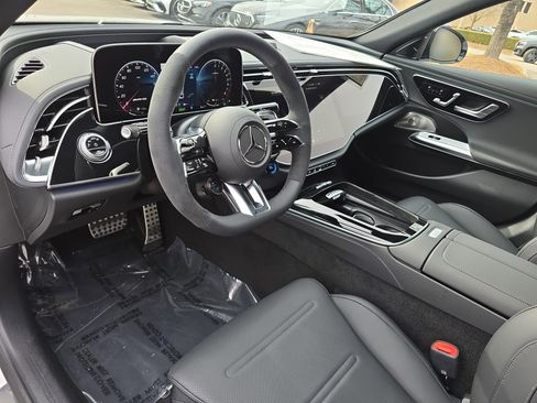 New 2026 Mercedes-Benz E 53 AMG e 4MATIC Sedan image 16