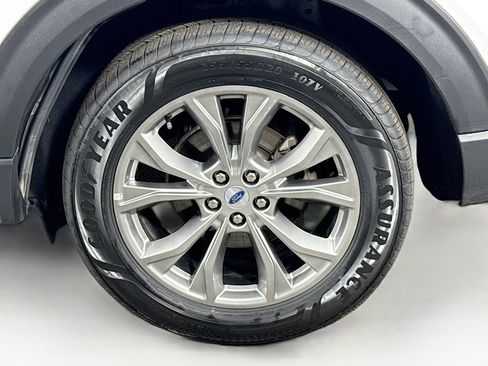 Used 2023 Ford Explorer Limited AWD/4WD image 9