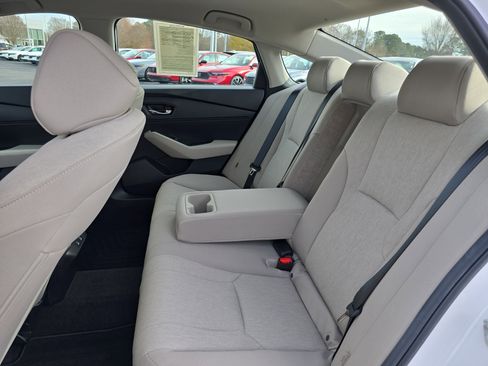 Certified 2025 Honda Accord LX image 13