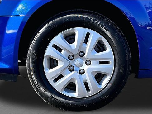 Used 2018 Dodge Grand Caravan SE w/ UConnect Hands-Free Group FWD image 8