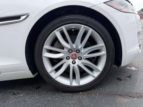 Used 2018 Jaguar XF Prestige AWD/4WD image 33
