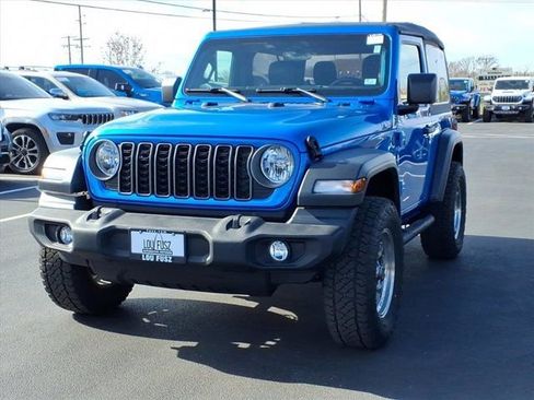 Used 2025 Jeep Wrangler Sport AWD/4WD image 2