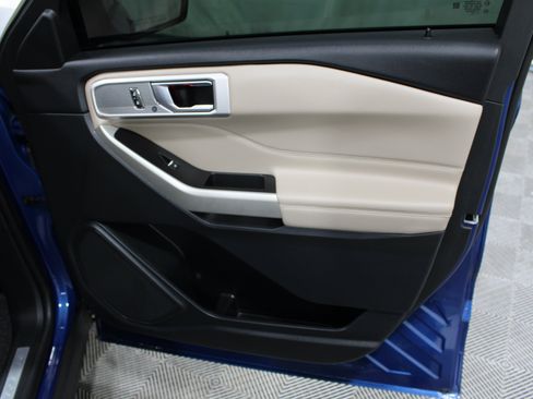 Used 2021 Ford Explorer Limited AWD/4WD image 30