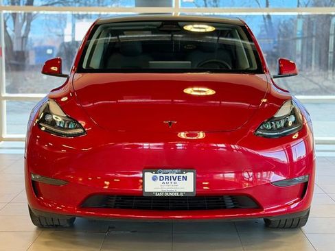 Used 2023 Tesla Model Y Long Range AWD/4WD image 2