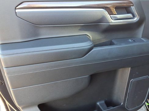 Used 2025 Chevrolet Silverado 1500 LT image 13