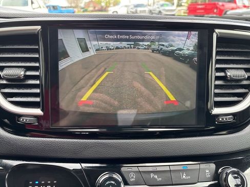 Used 2023 Chrysler Pacifica Touring-L FWD image 30