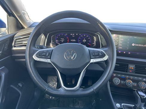 Used 2023 Volkswagen Jetta SEL FWD image 3